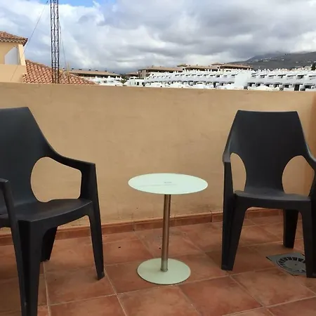 Newman - 3bed, Private Heated Pool, Games Room, Playa Parisio, Adeje Villa